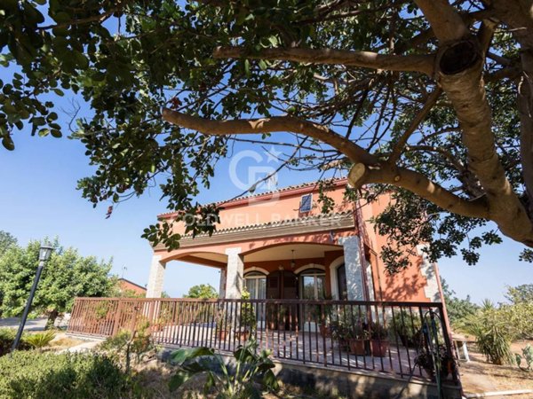 casa indipendente in vendita a Santa Croce Camerina in zona Pellegrino