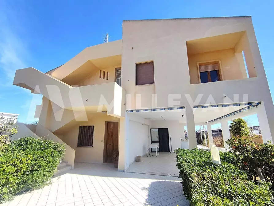 casa indipendente in vendita a Santa Croce Camerina in zona Punta Braccetto