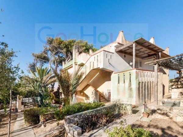 casa indipendente in vendita a Santa Croce Camerina in zona Punta Braccetto