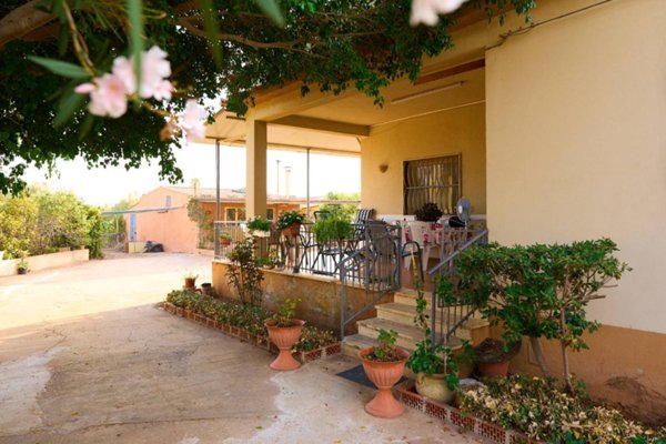 casa indipendente in vendita a Santa Croce Camerina in zona Casuzze/Kaukana