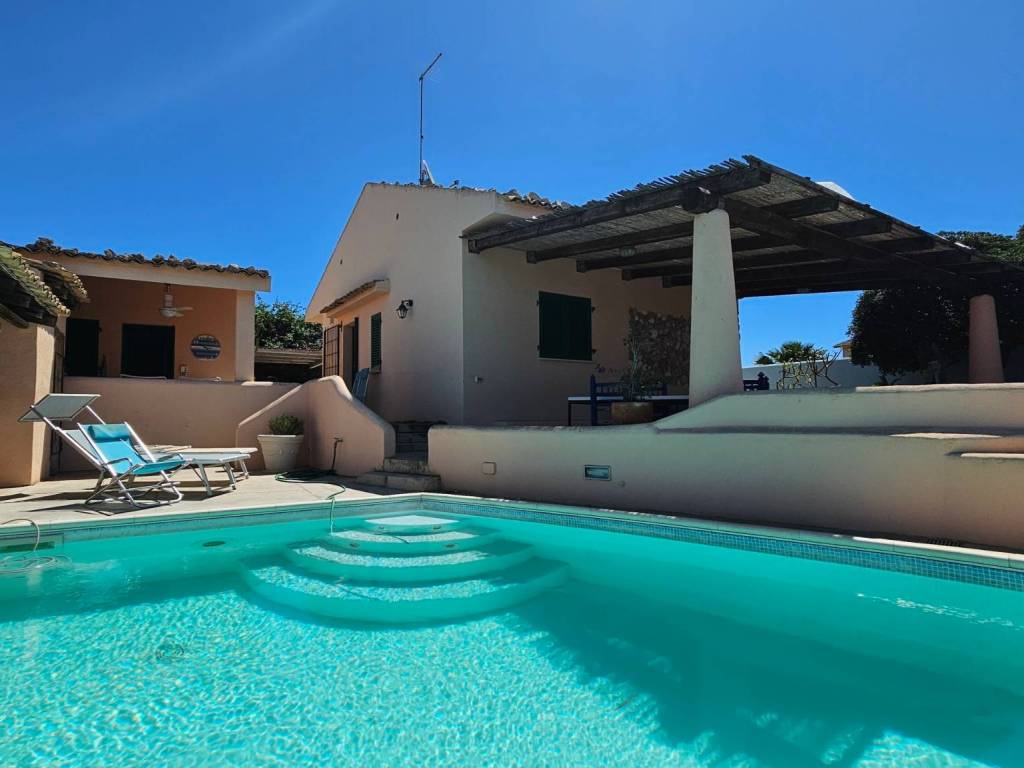 casa indipendente in vendita a Santa Croce Camerina in zona Casuzze/Kaukana