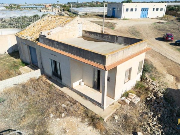 casa indipendente in vendita a Santa Croce Camerina
