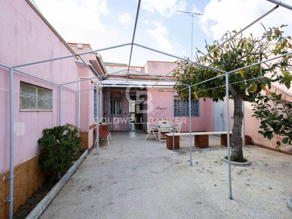 casa indipendente in vendita a Santa Croce Camerina in zona Casuzze/Kaukana