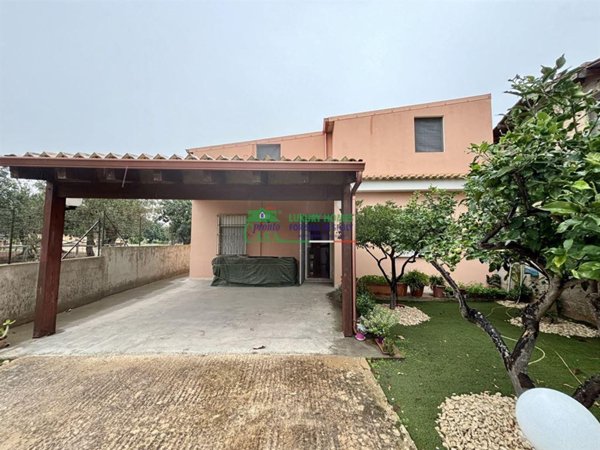 casa indipendente in vendita a Santa Croce Camerina in zona Casuzze/Kaukana