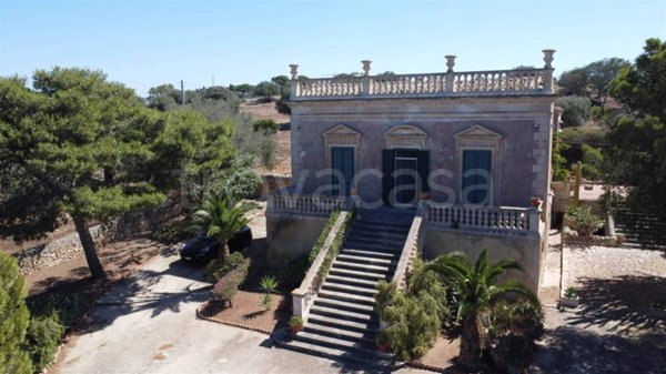 casa indipendente in vendita a Santa Croce Camerina in zona Punta Secca