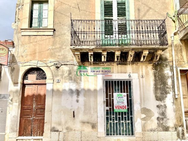 casa indipendente in vendita a Santa Croce Camerina