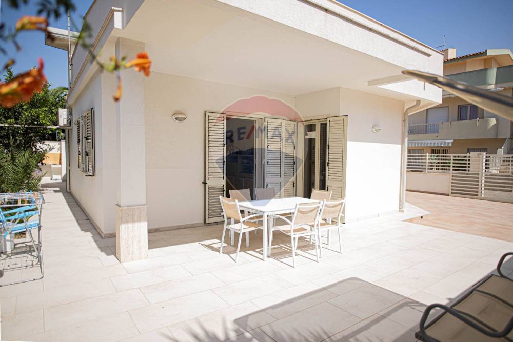 casa indipendente in vendita a Santa Croce Camerina in zona Punta Secca