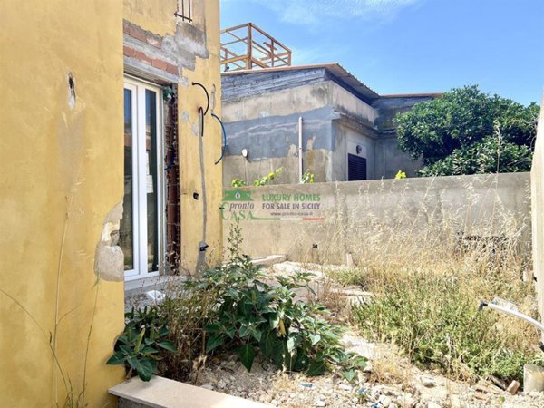 casa indipendente in vendita a Santa Croce Camerina in zona Casuzze/Kaukana
