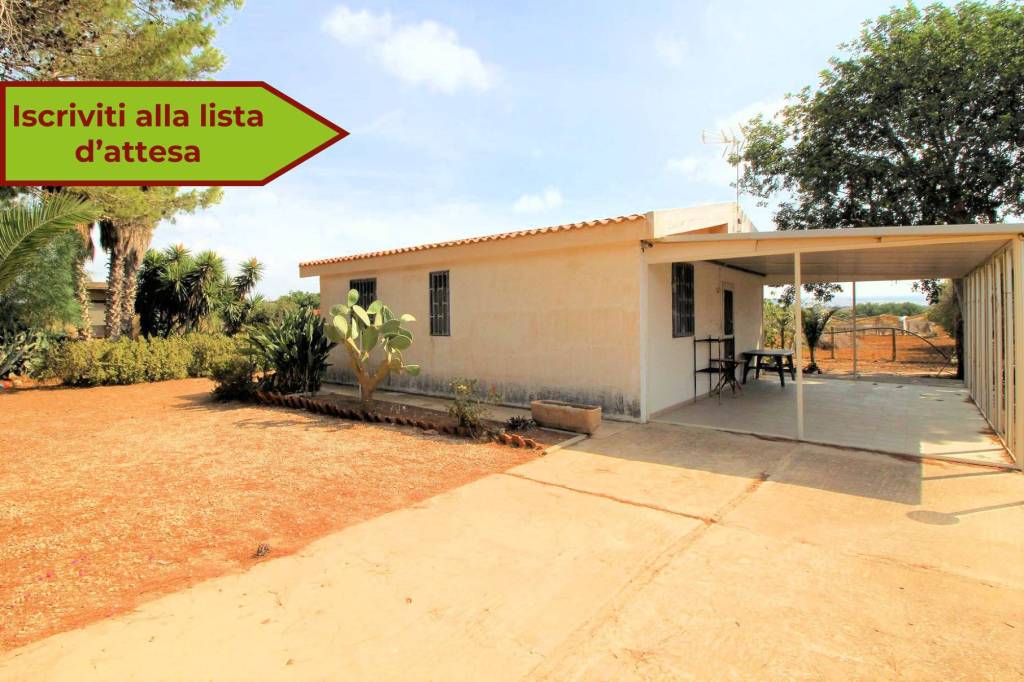casa indipendente in vendita a Santa Croce Camerina