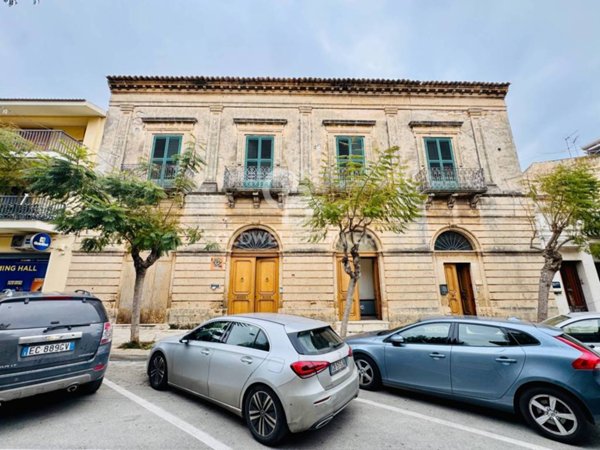 casa indipendente in vendita a Santa Croce Camerina