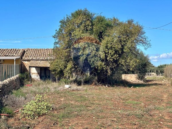 casa indipendente in vendita a Santa Croce Camerina in zona Punta Secca