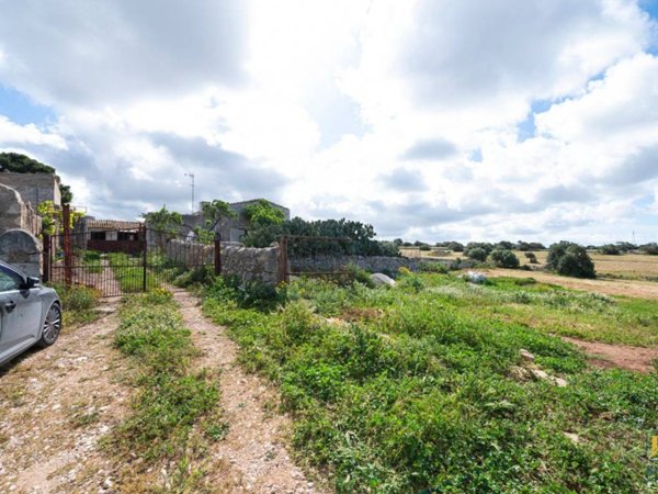 casa indipendente in vendita a Santa Croce Camerina in zona Punta Braccetto