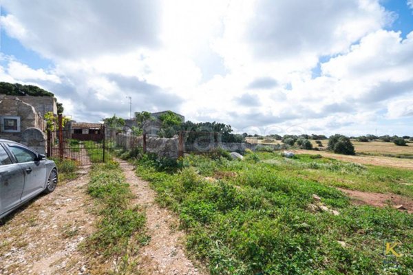 casa indipendente in vendita a Santa Croce Camerina in zona Punta Braccetto