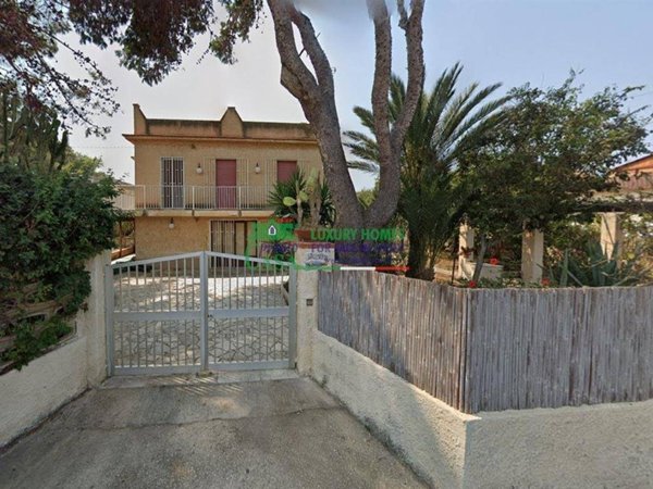 casa indipendente in vendita a Santa Croce Camerina in zona Punta Braccetto