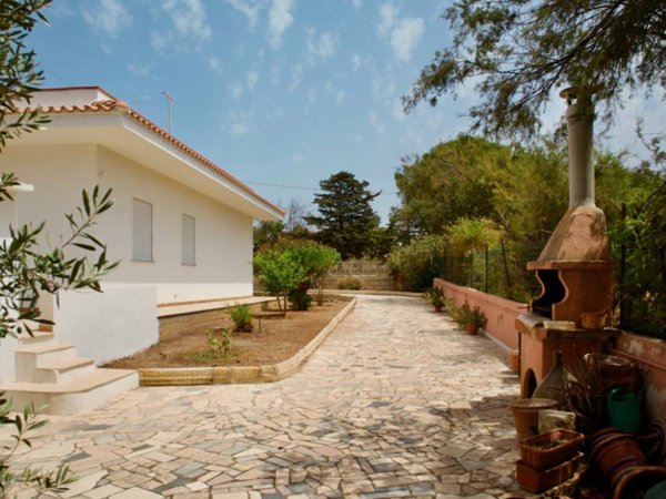 casa indipendente in vendita a Santa Croce Camerina in zona Casuzze/Kaukana