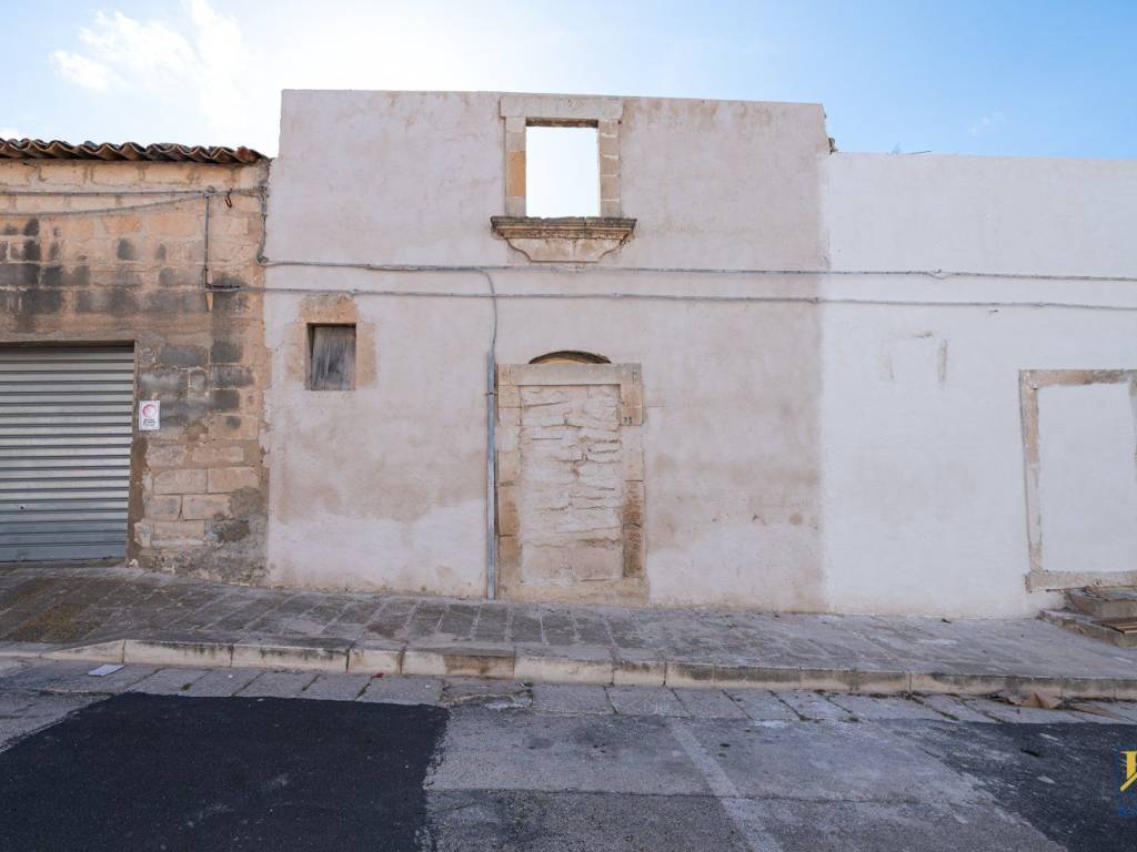casa indipendente in vendita a Santa Croce Camerina