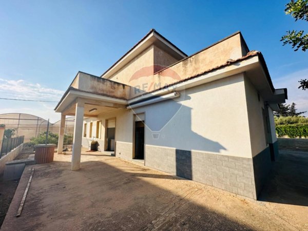 casa indipendente in vendita a Santa Croce Camerina in zona Casazze