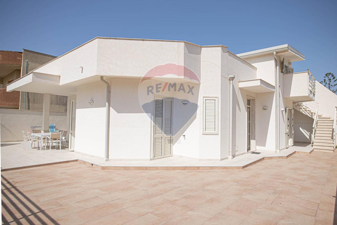 casa indipendente in vendita a Santa Croce Camerina in zona Punta Secca