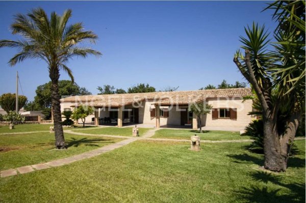 casa indipendente in vendita a Santa Croce Camerina in zona Punta Secca