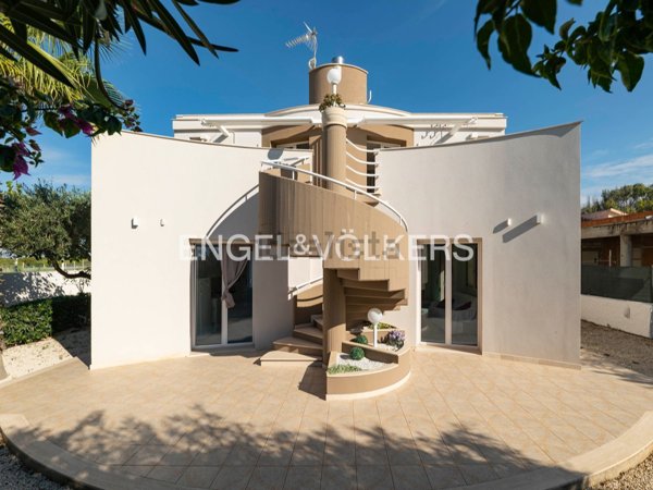 casa indipendente in vendita a Santa Croce Camerina in zona Punta Braccetto