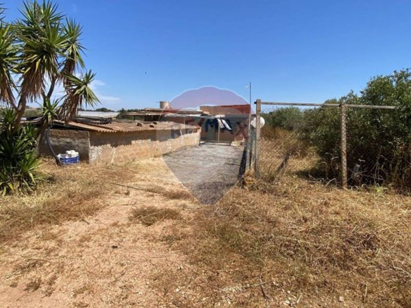 casa indipendente in vendita a Santa Croce Camerina in zona Punta Secca