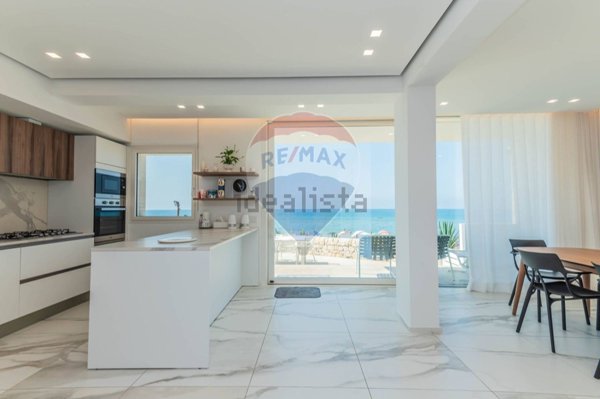 casa indipendente in vendita a Santa Croce Camerina in zona Punta Secca