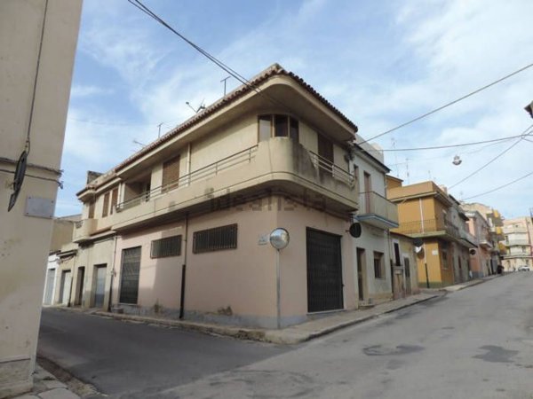 locale commerciale in vendita a Santa Croce Camerina