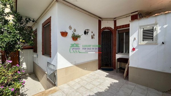 appartamento in vendita a Santa Croce Camerina in zona Casuzze/Kaukana