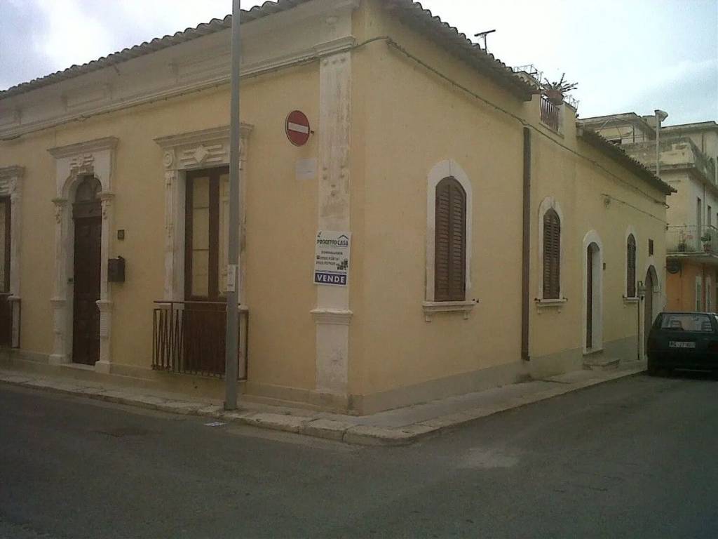 casa indipendente in vendita a Santa Croce Camerina