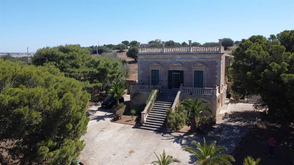 casa indipendente in vendita a Santa Croce Camerina