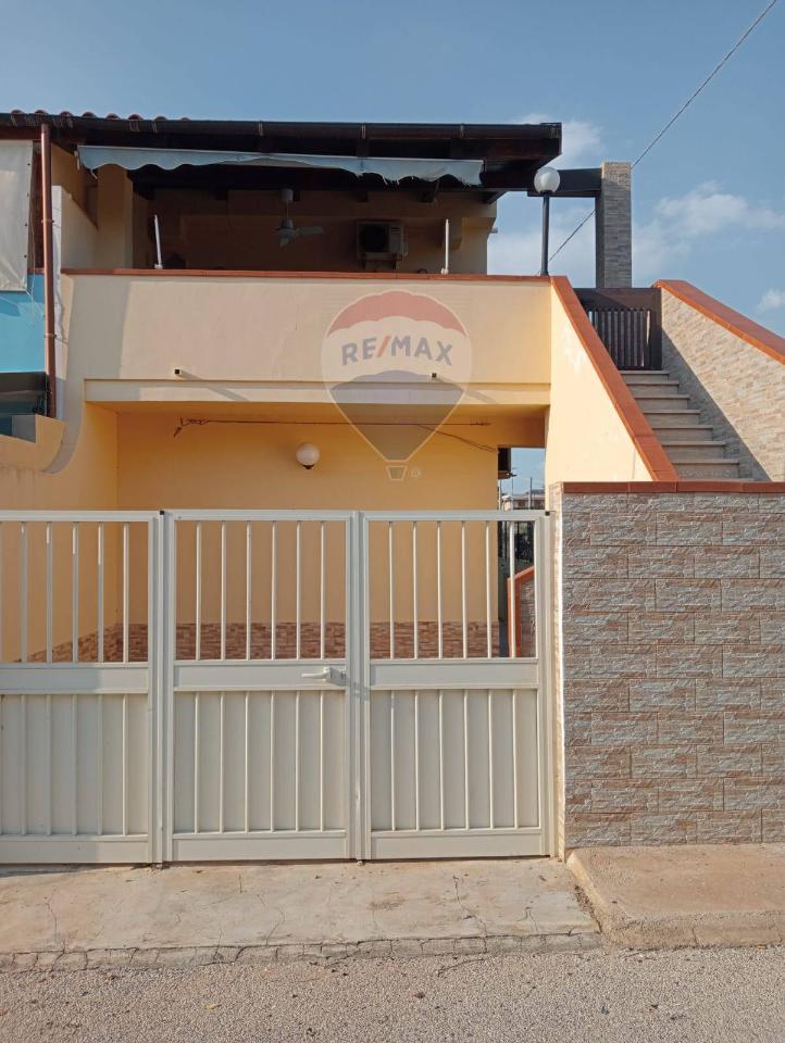 casa indipendente in vendita a Santa Croce Camerina in zona Punta Braccetto