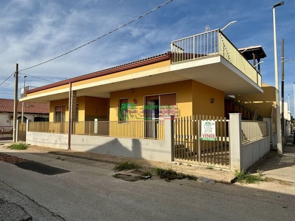 casa indipendente in vendita a Santa Croce Camerina in zona Casuzze/Kaukana