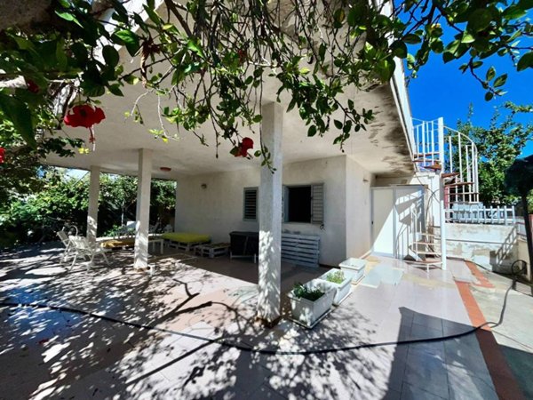casa indipendente in vendita a Santa Croce Camerina