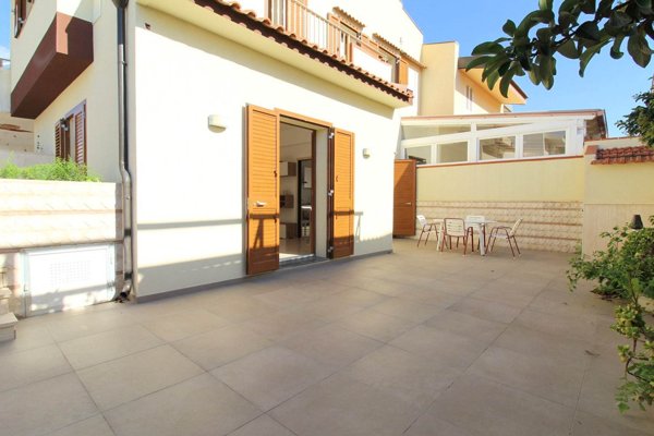 casa indipendente in vendita a Santa Croce Camerina in zona Casuzze/Kaukana