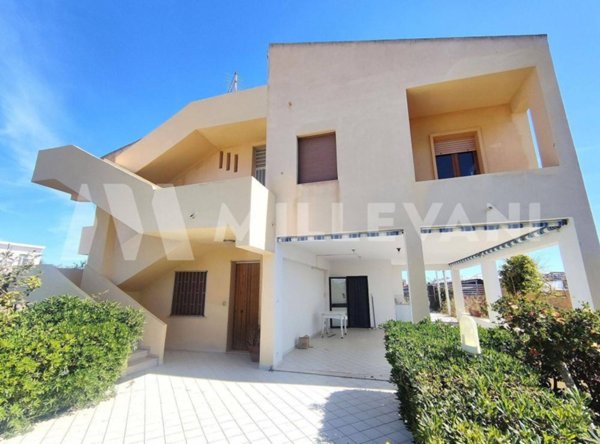 casa indipendente in vendita a Santa Croce Camerina in zona Punta Braccetto