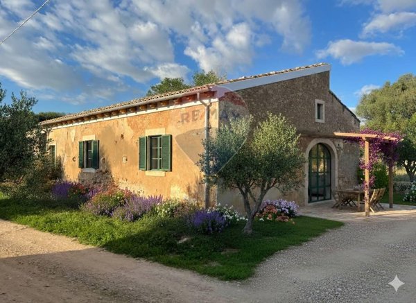 casa indipendente in vendita a Santa Croce Camerina in zona Punta Secca