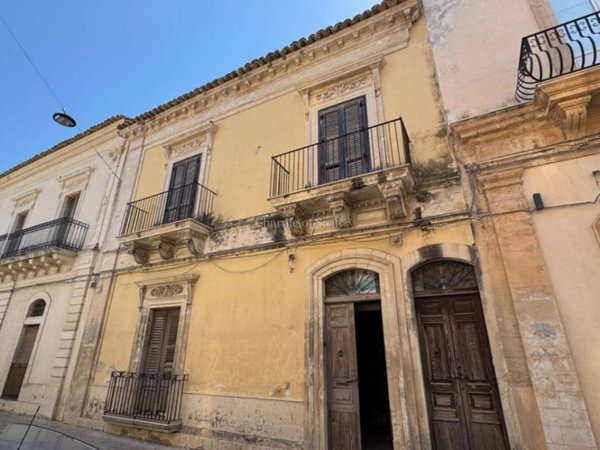 casa indipendente in vendita a Santa Croce Camerina