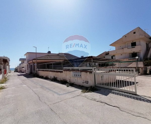 appartamento in vendita a Santa Croce Camerina in zona Punta Braccetto