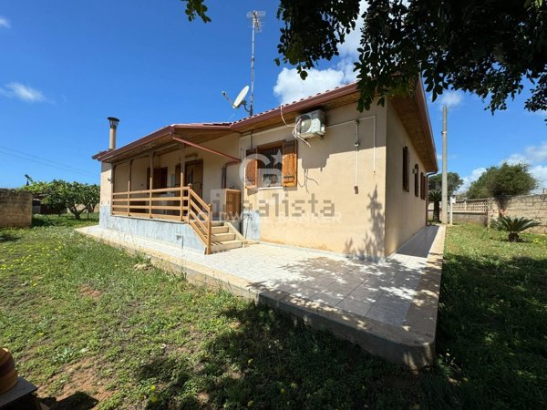 casa indipendente in vendita a Santa Croce Camerina