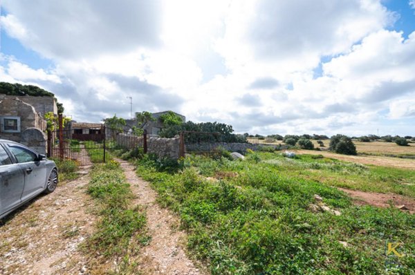casa indipendente in vendita a Santa Croce Camerina