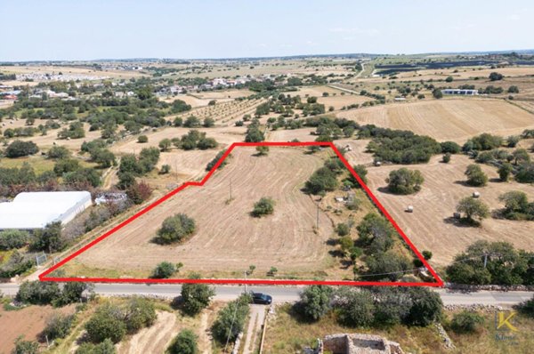 casa indipendente in vendita a Santa Croce Camerina