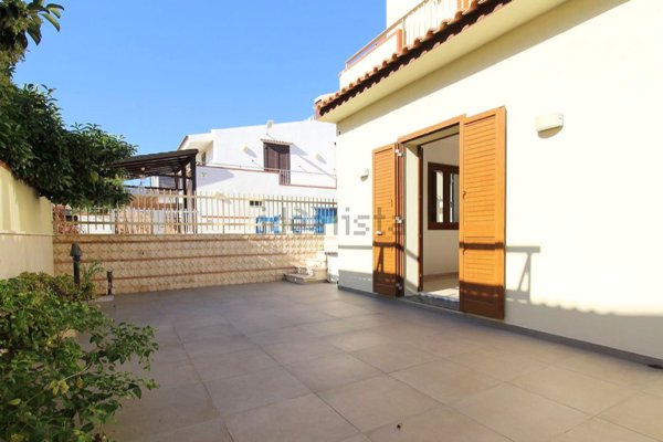 casa indipendente in vendita a Santa Croce Camerina in zona Casuzze/Kaukana