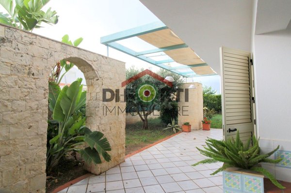 casa indipendente in vendita a Santa Croce Camerina in zona Casuzze/Kaukana