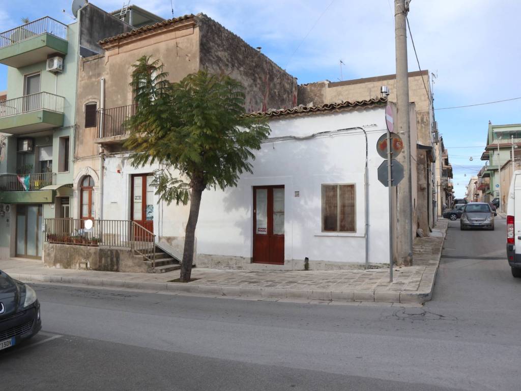 casa indipendente in vendita a Santa Croce Camerina