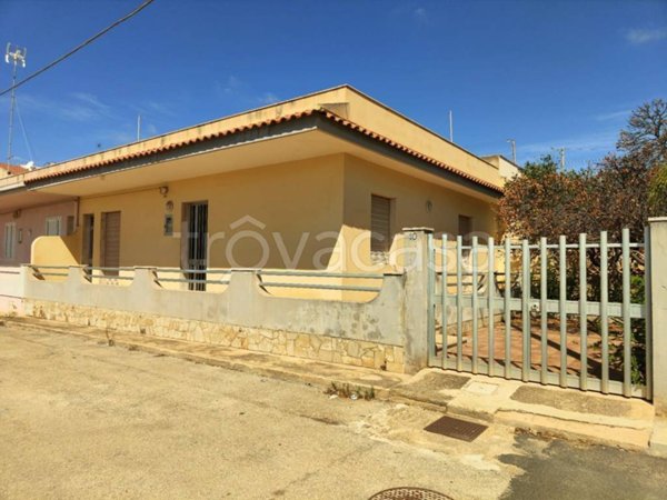 casa indipendente in vendita a Santa Croce Camerina in zona Punta Secca