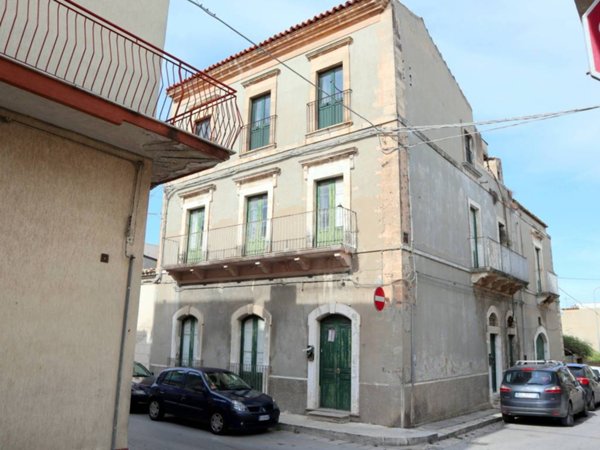 casa indipendente in vendita a Santa Croce Camerina