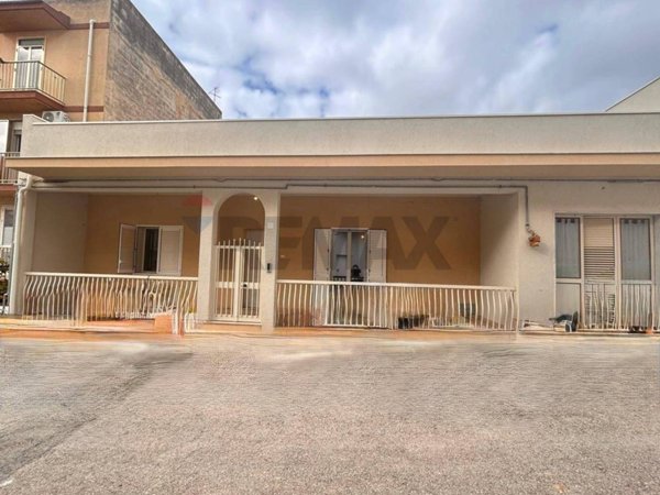 casa indipendente in vendita a Santa Croce Camerina in zona Casuzze/Kaukana