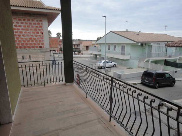 casa indipendente in vendita a Santa Croce Camerina