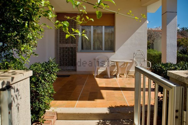 casa indipendente in vendita a Santa Croce Camerina in zona Punta Braccetto