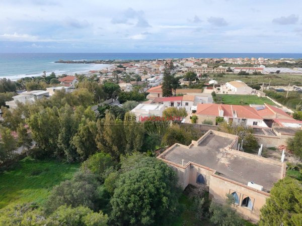 terreno edificabile in vendita a Santa Croce Camerina in zona Punta Braccetto
